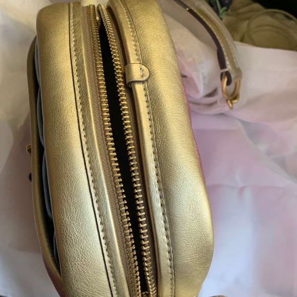 Authentic COACH 1941 Quilted colorblock metallic leather turnlock /Zip crossbody - Picture 7 of 9